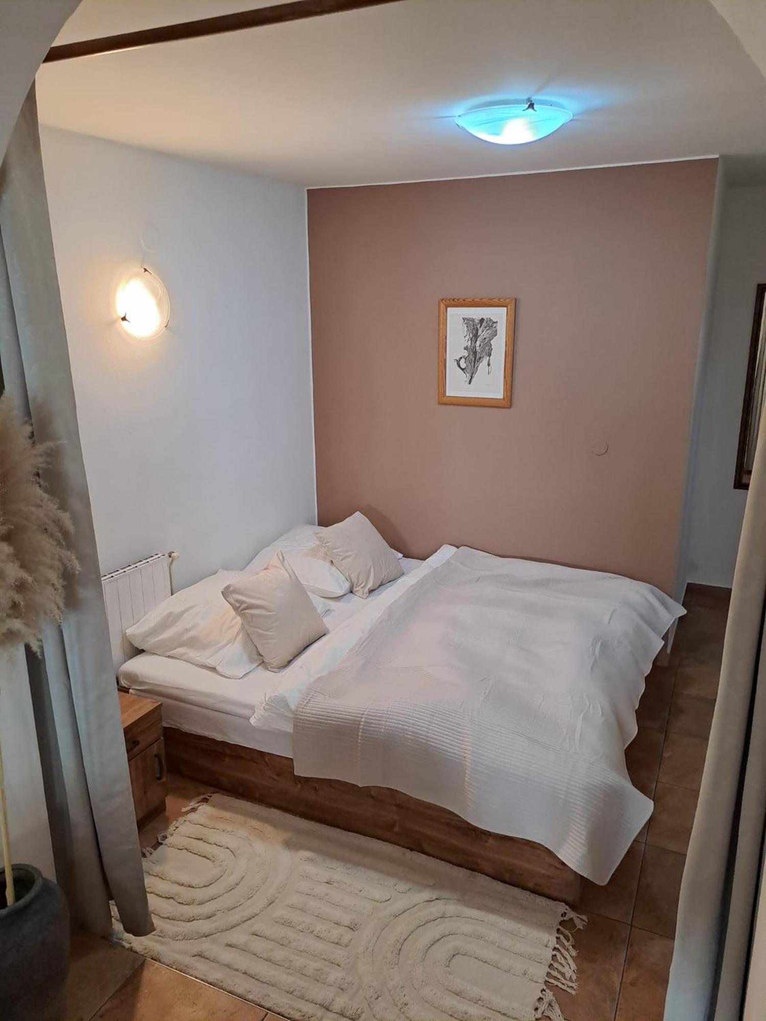 Apartman Romana Postorna Bagian luar foto