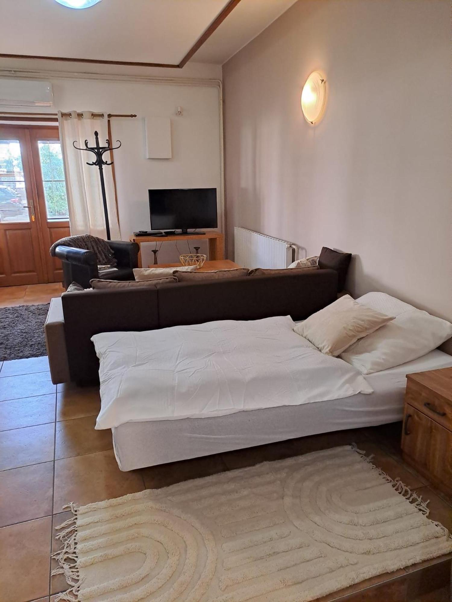 Apartman Romana Postorna Bagian luar foto